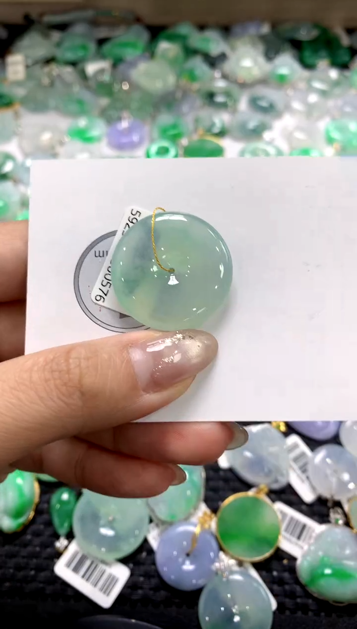 颈饰未镶嵌翡翠啤*鲁1