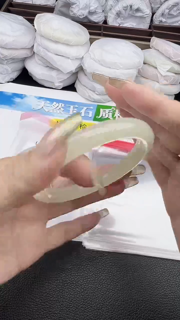 未镶嵌手镯石英质玉圈口 5658