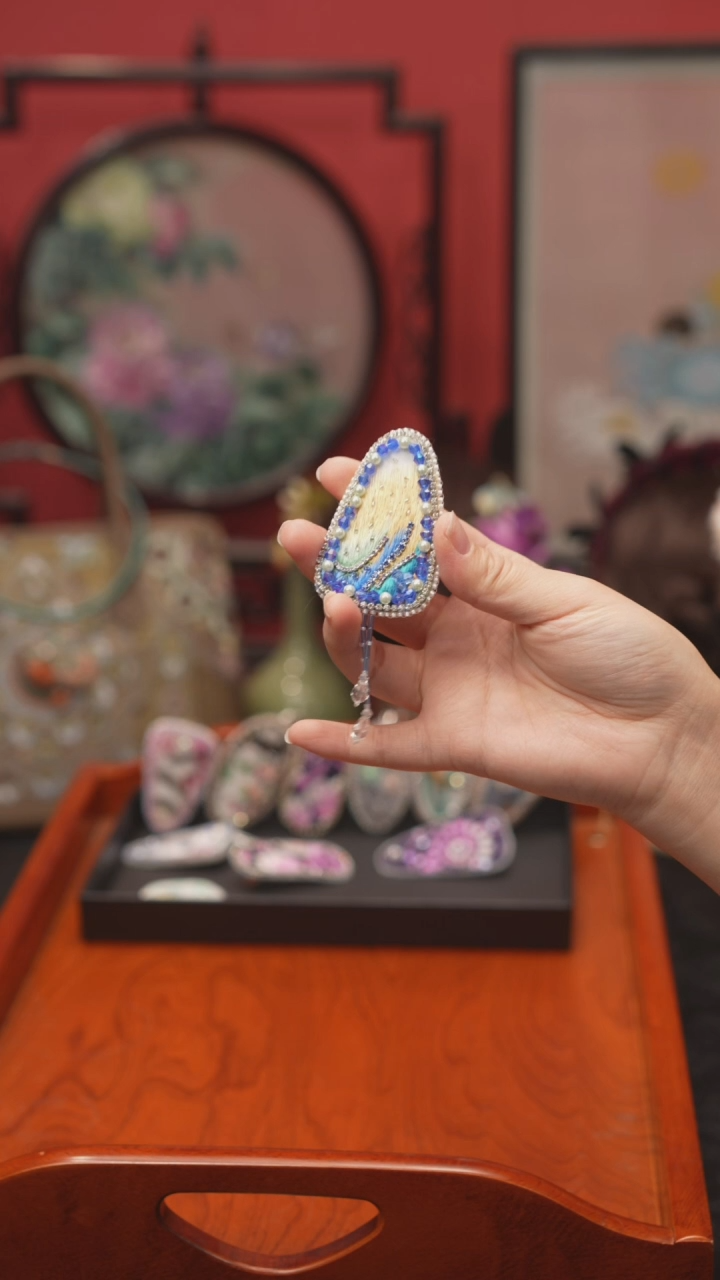 刺绣c***y非遗手工绒花饰品