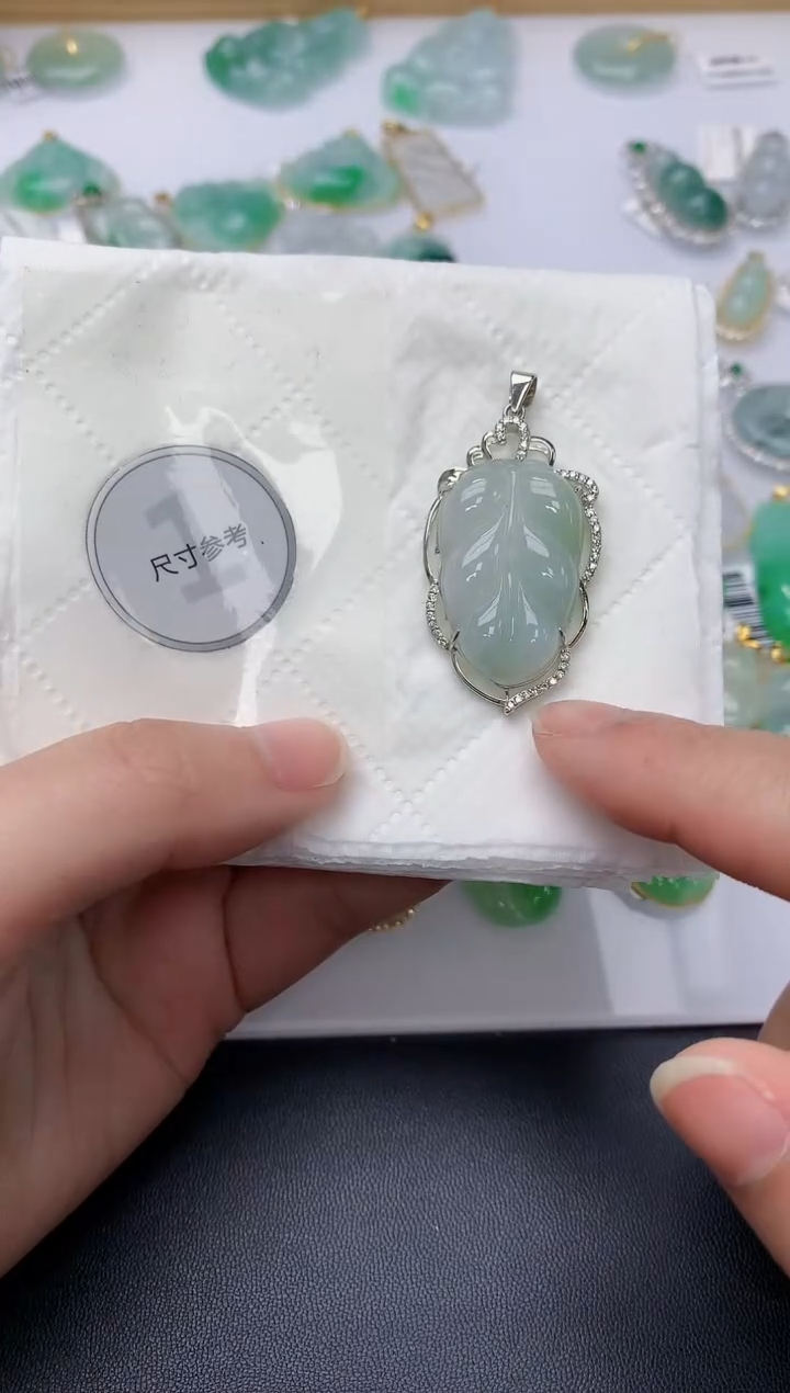 颈饰银S925镶嵌翡翠天然A货