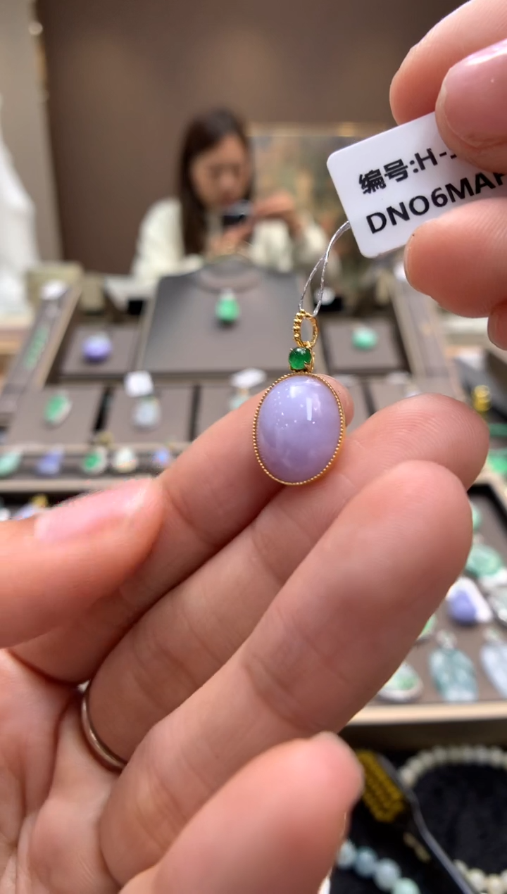 【闪购商品】翡翠颈饰18K金镶嵌蛋面