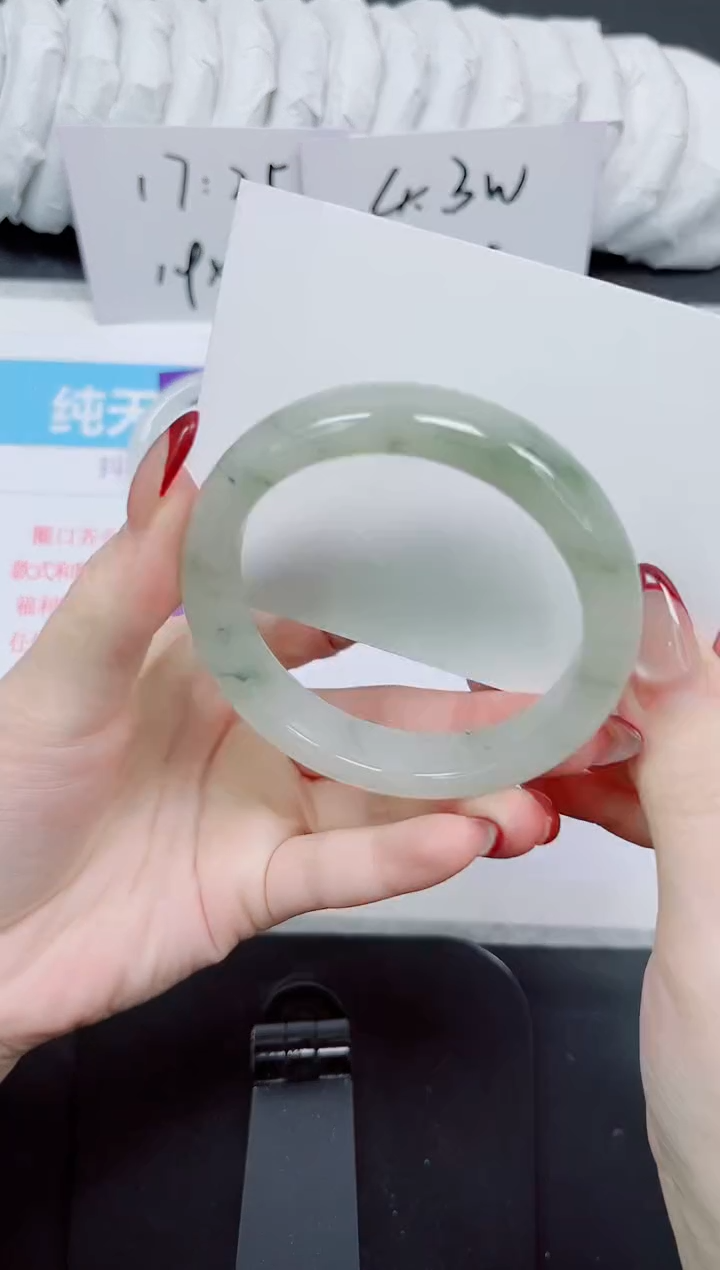 【闪购商品】石英质玉手镯未镶嵌376