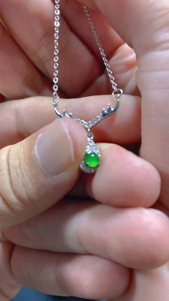 【闪购商品】翡翠吊坠(赠链)未镶嵌0766544085多样性发一