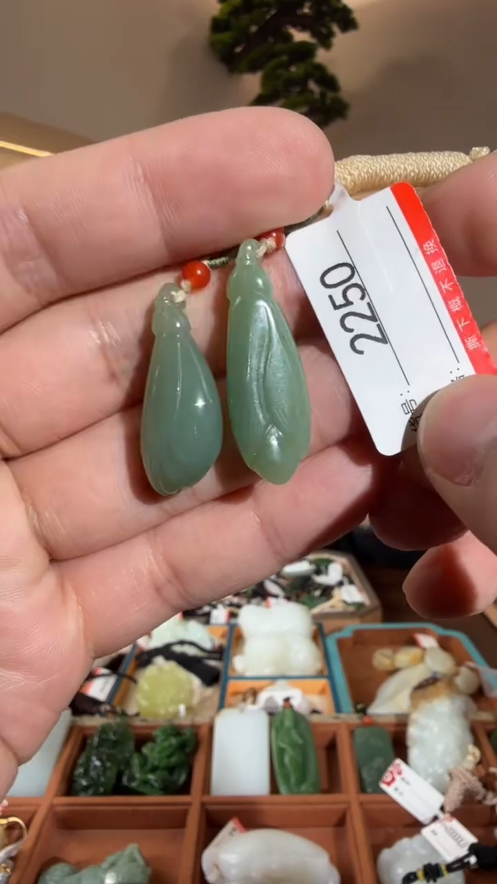 颈饰未镶嵌和田玉多样性发货其中一件