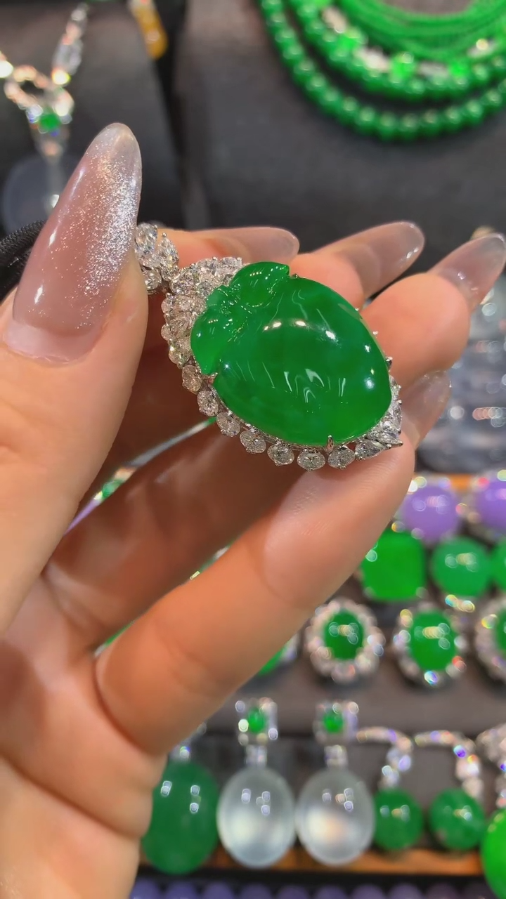 【闪购商品】翡翠吊坠(不含链)18K金镶嵌吊坠