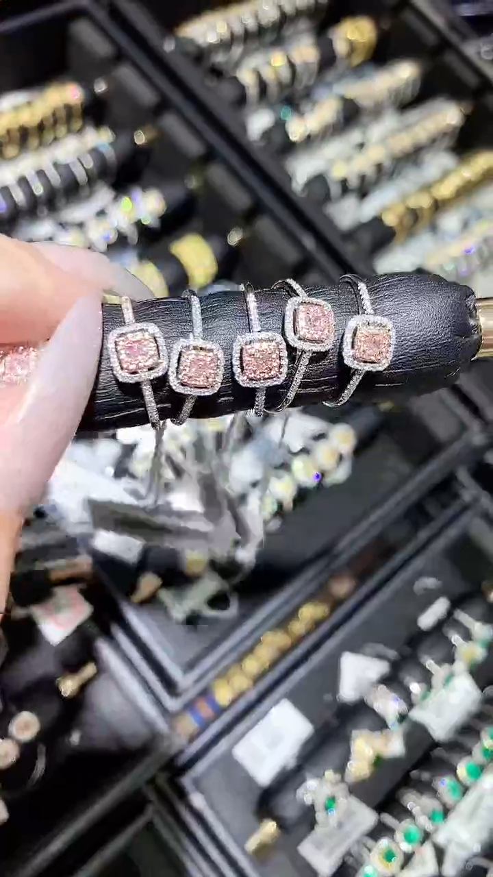 【闪购商品】钻石戒指18K金镶嵌戒指多样性发一