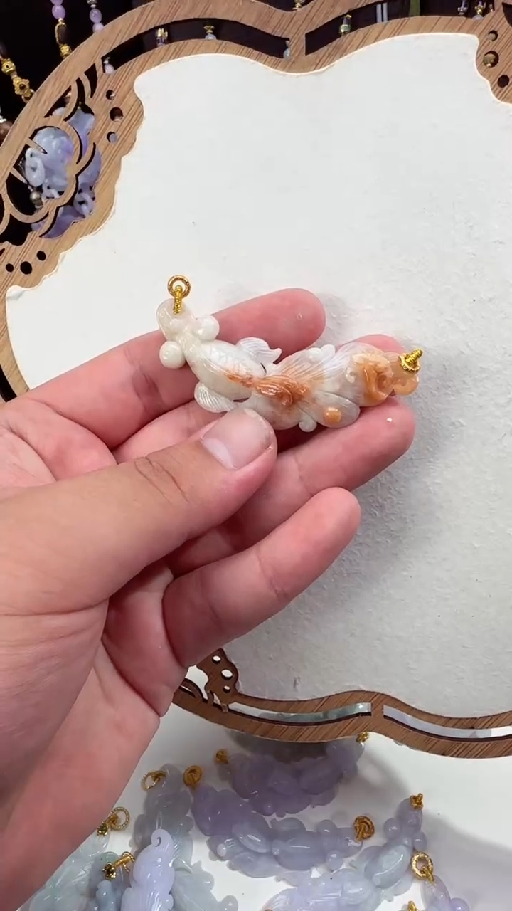 翡翠未镶嵌颈饰吊坠