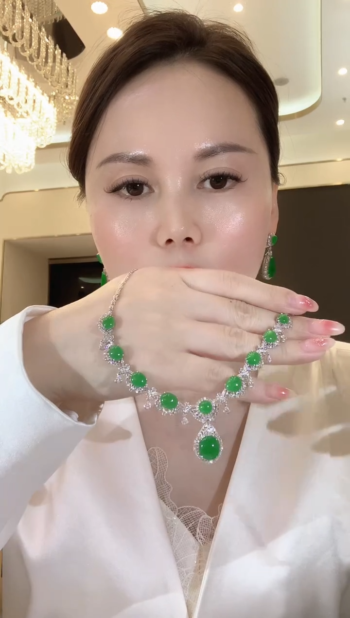 【闪购商品】翡翠套链18K金镶嵌C80 翡翠