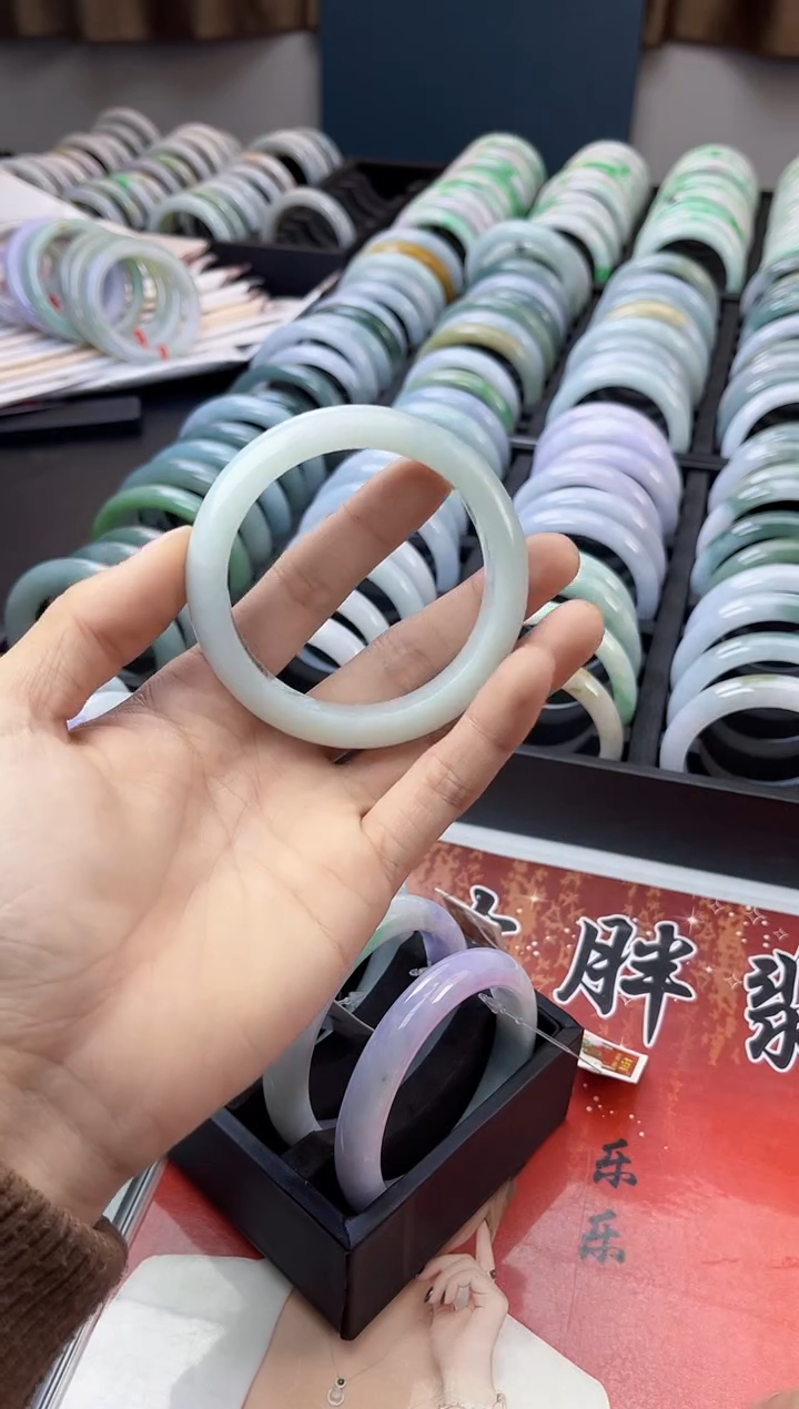 【闪购商品】翡翠手镯未镶嵌翡翠1