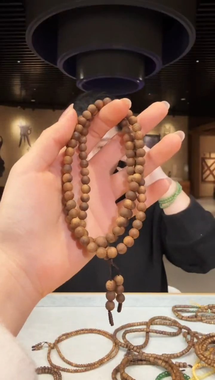 【闪购商品】沉香手串海南莺歌绿棋多圈圆珠