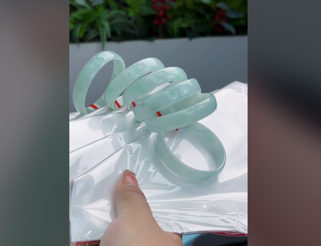 大李珠宝】翡翠手镯多样性发其一kc---w852