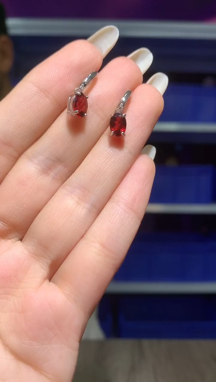 银S925镶嵌耳饰石榴石【宝石世家严选】