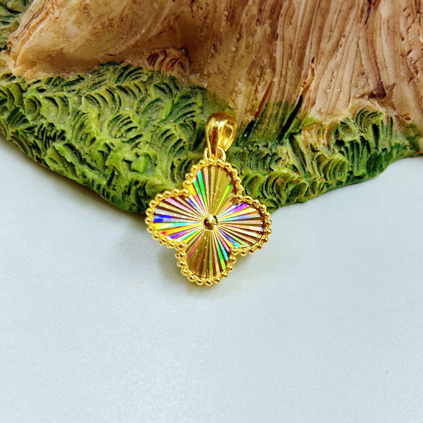 足金999 七彩镭射四叶草吊坠 5G工艺黄金 按克卖 A4