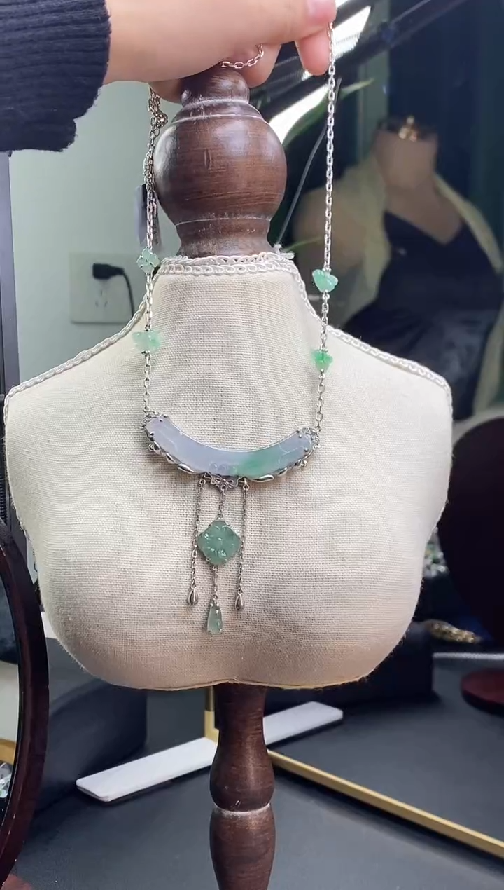 颈饰银S925镶嵌翡翠15997