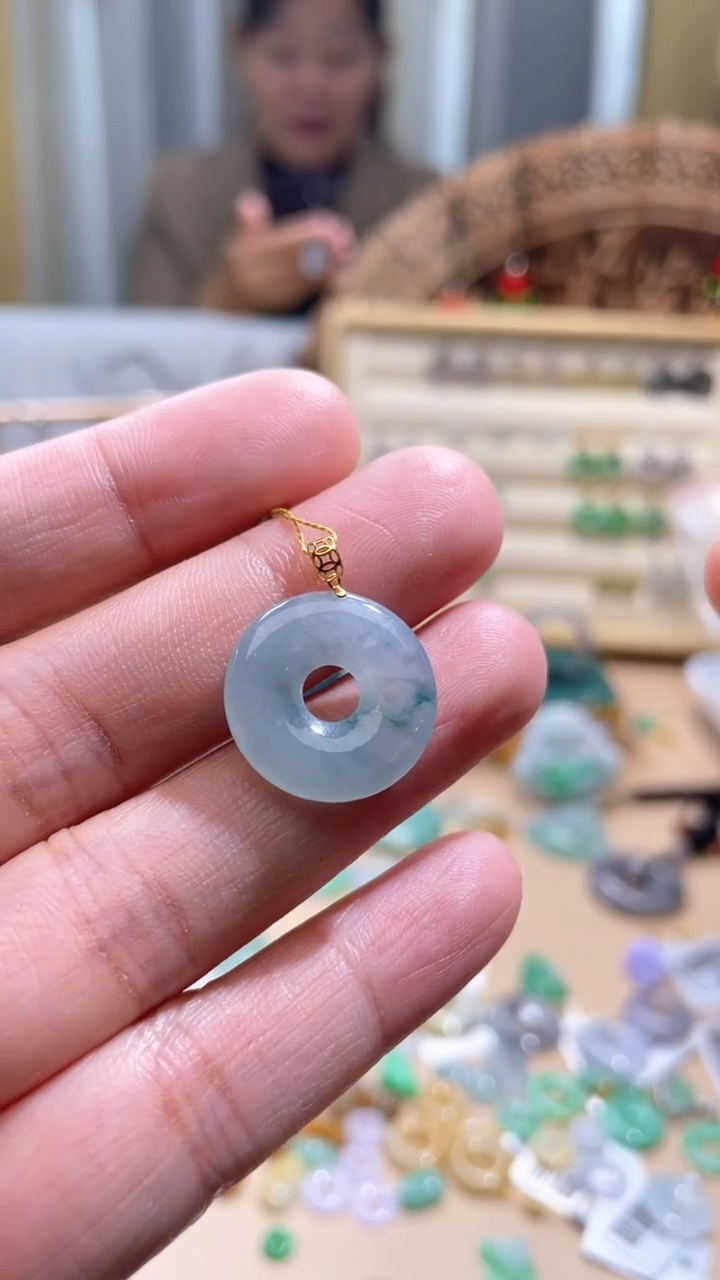 【闪购商品】翡翠颈饰18K金镶嵌甜甜圈