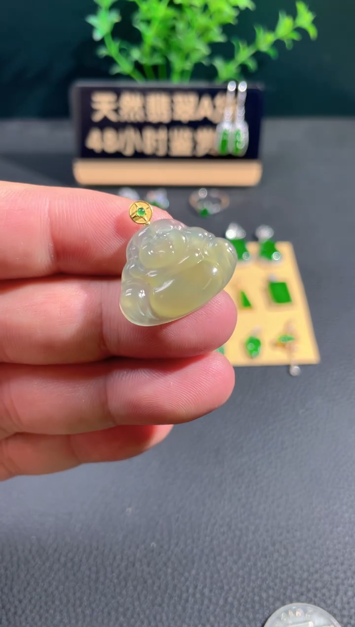 【闪购商品】翡翠颈饰18K金镶嵌翡翠