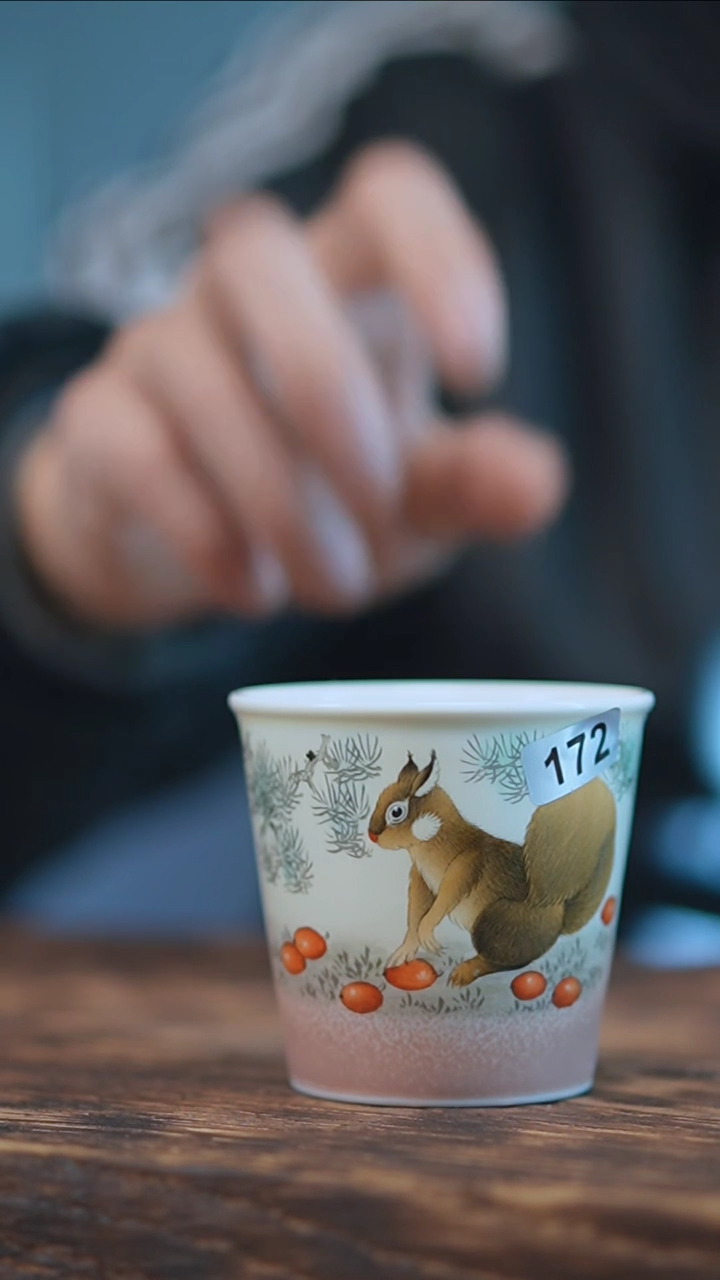 【闪购商品】172景德镇手绘松鼠杯子