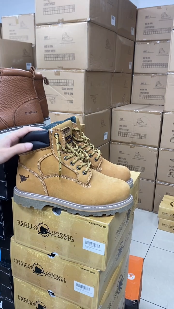 牛皮42.5码，牛头1 皮鞋码，工装靴 个别鞋面有胶印 默认瑕疵 