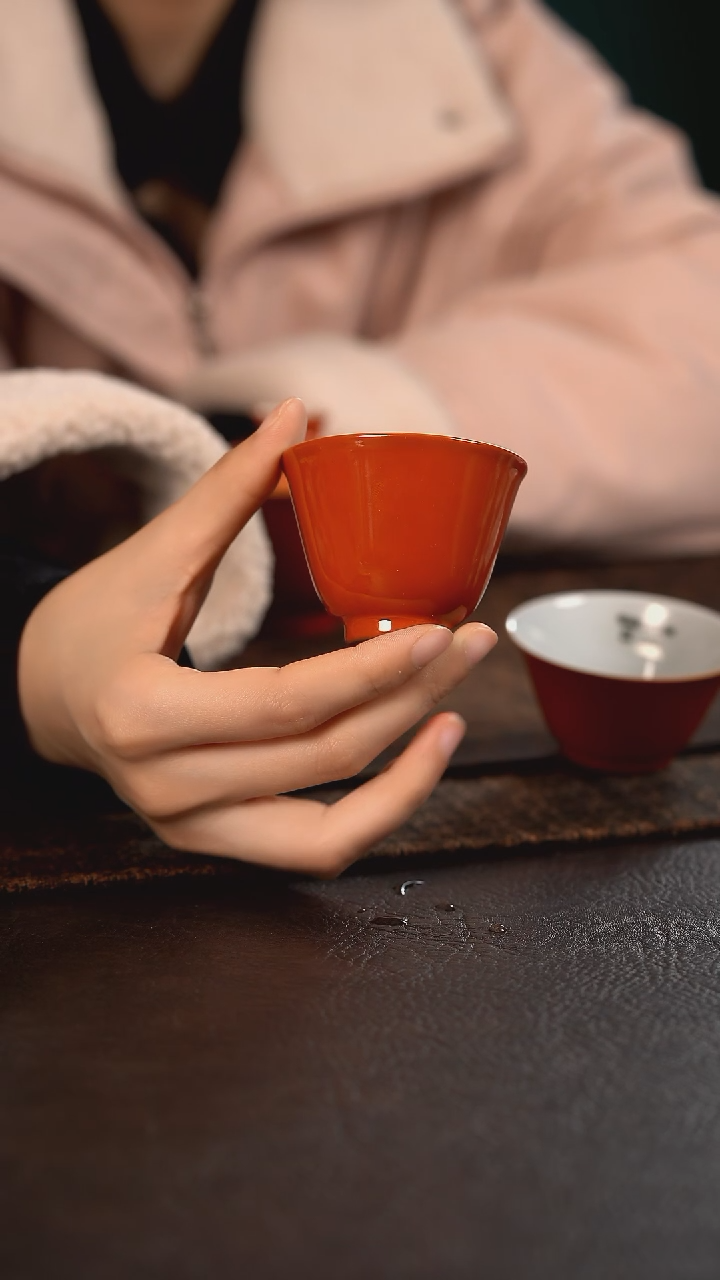 【闪购商品】杯云霞珍藏古彩珊瑚红纯色描金铃铛杯
