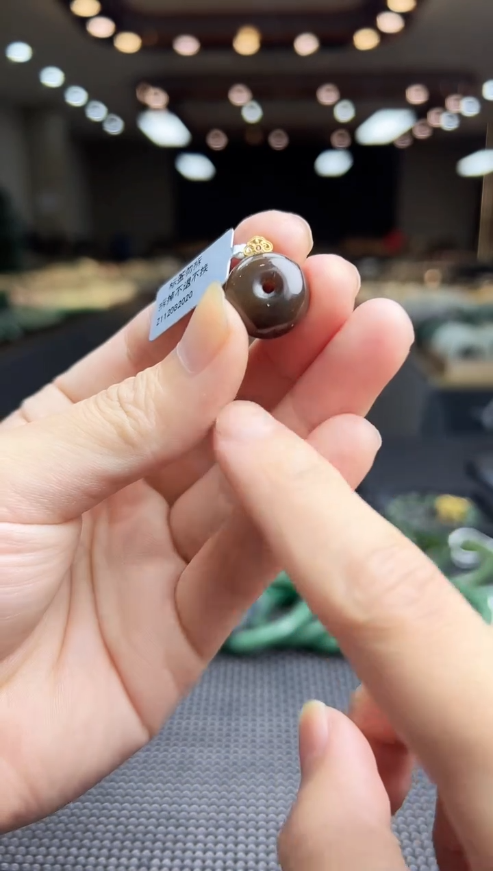 【闪购商品】和田玉挂件18K金镶嵌一个 多样性发1件