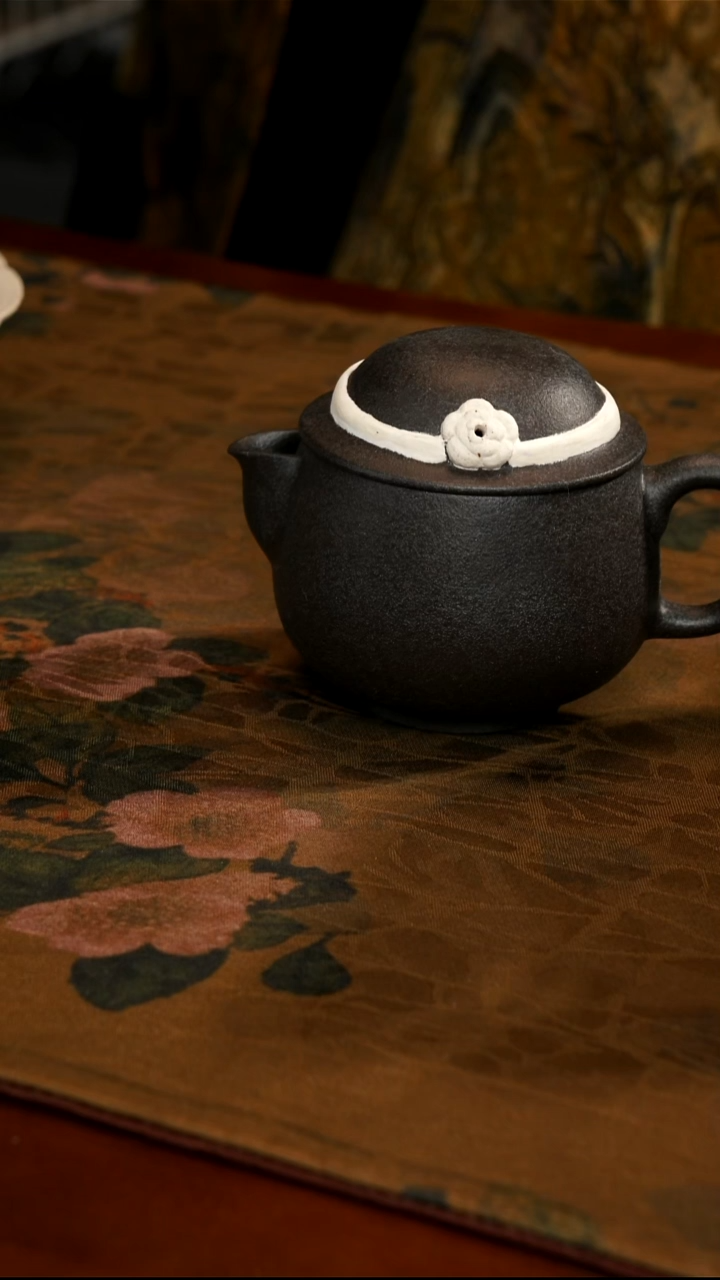 茶壶紫砂黑泥礼帽壶微瑕