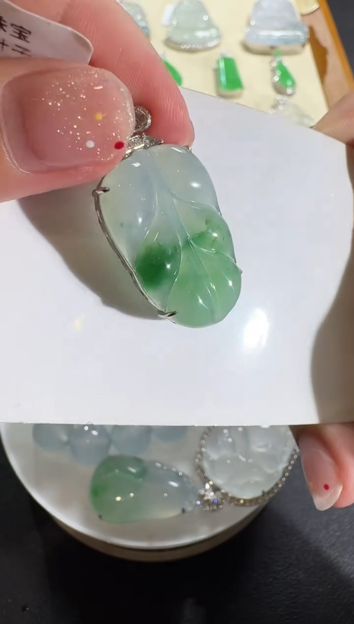 【闪购商品】翡翠吊坠(不含链)18K金镶嵌【源头工厂】钻石镶嵌