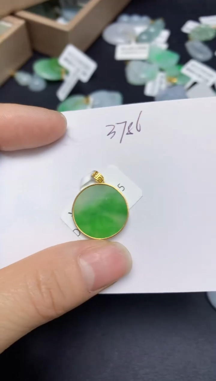 【闪购商品】翡翠挂件18K金镶嵌 天然翡翠A货