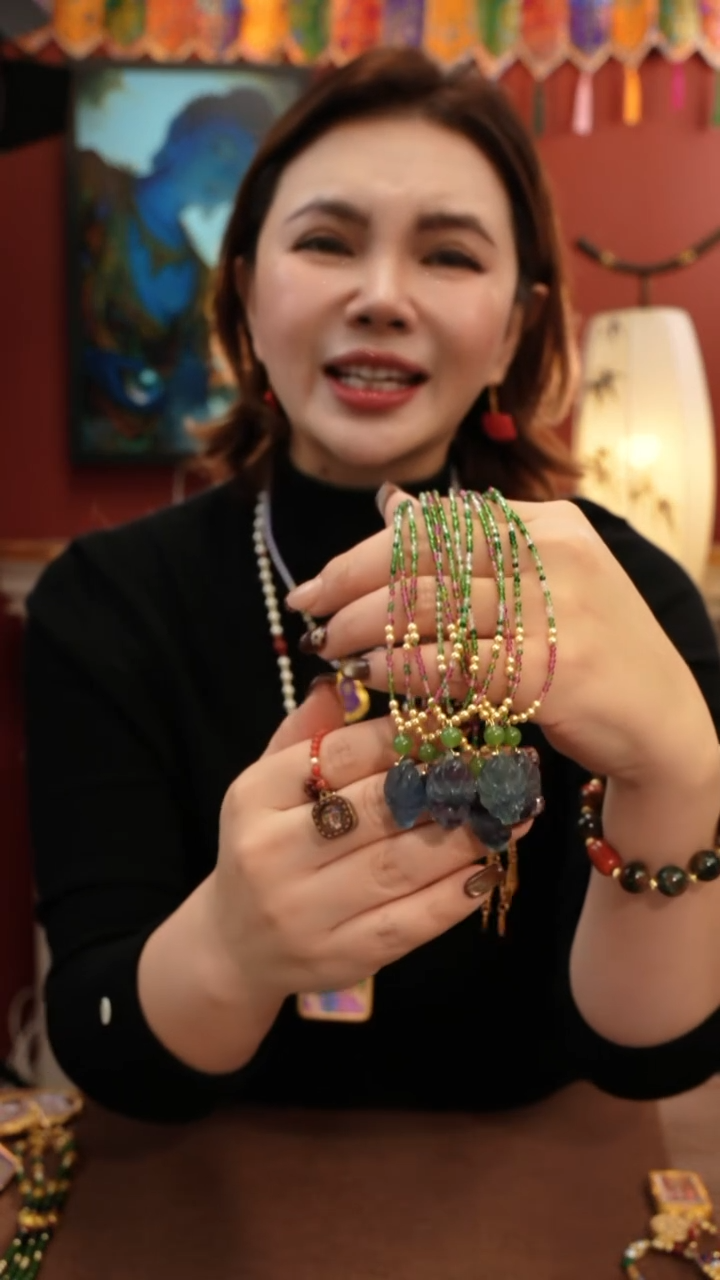 非金属珐琅九尾项链