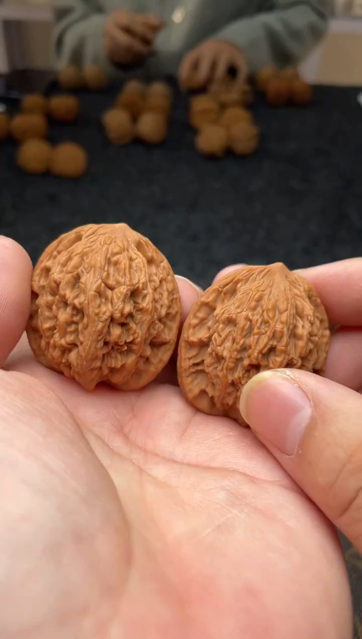 把件文玩核桃B  9号   40尺虎头（小尖微磕）