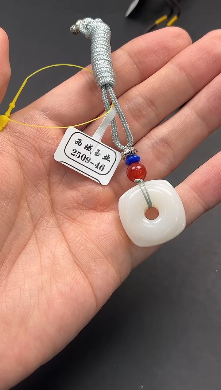 未镶嵌手串和田玉且末天泰白玉方扣微色差