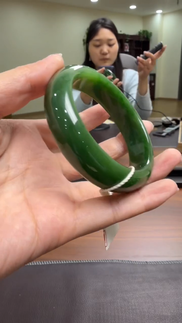 颈饰未镶嵌和田玉手镯60