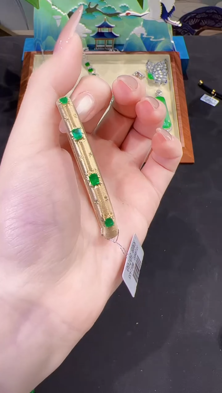 【闪购商品】祖母绿手镯18K金镶嵌手镯