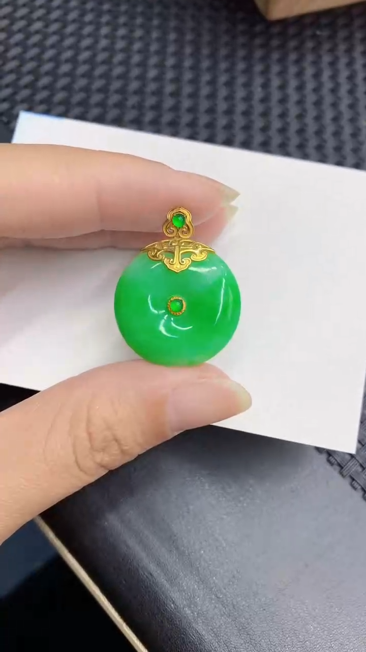 【闪购商品】翡翠颈饰18K金镶嵌            8