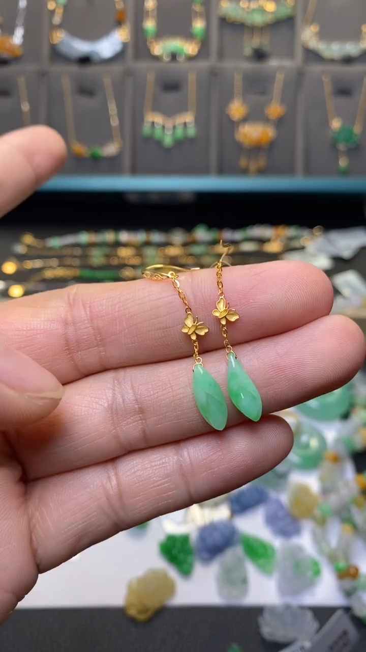 颈饰18K金镶嵌翡翠40275