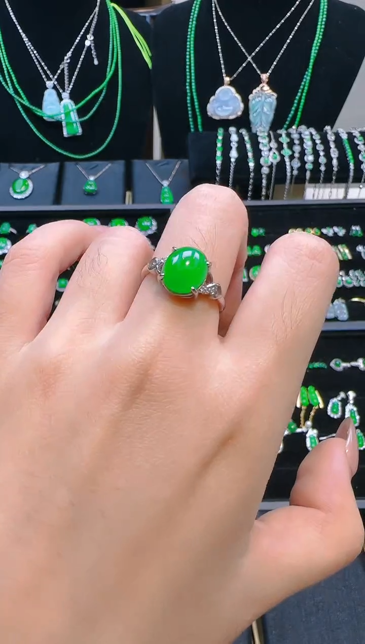 颈饰银S925镶嵌翡翠蛋面戒指