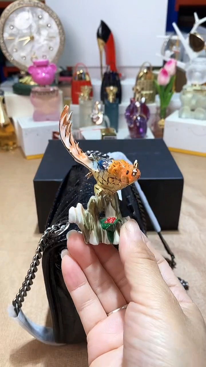 瓷片碗碟好物一件不留@@1