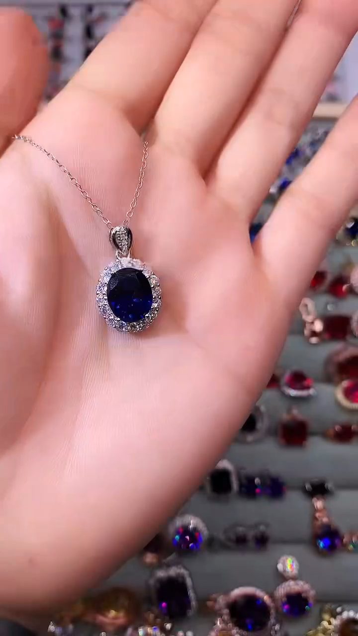 【闪购商品】蓝宝石吊坠(赠链)银S925镶嵌1111111