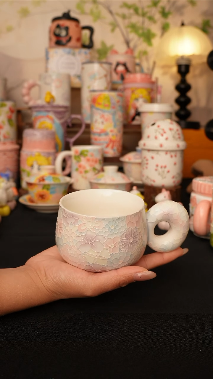 陶景德镇手绘的杯子  