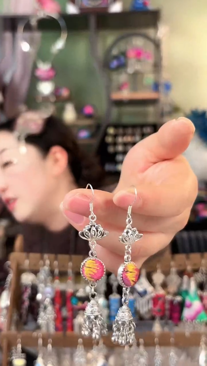 彩云南阁非遗老绣苗银饰品139