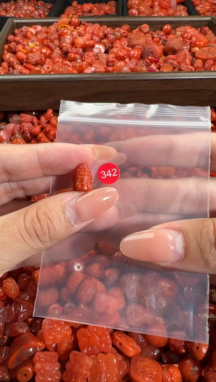 南红玛瑙未镶嵌颈饰11