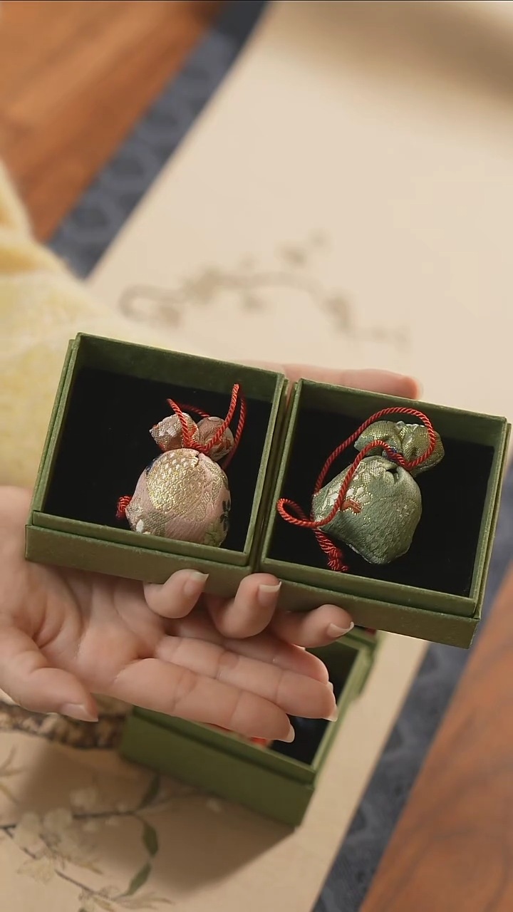 【闪购商品】香囊2个·········