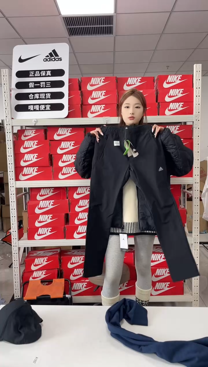 编码 816闪购尺码 s  adidas/阿迪达斯卫衣卫裤以直播间过款为主