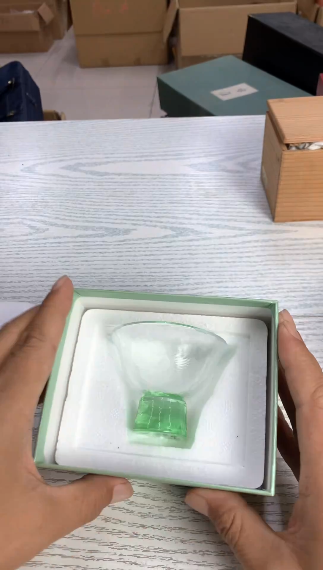M***杨默认微瑕，不退不换，介意勿拍