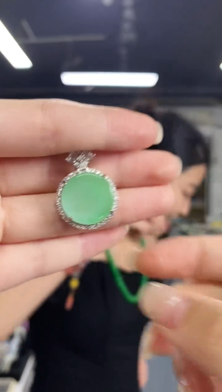 翡翠未镶嵌颈饰闪购链接  多样性发其一颜色微差