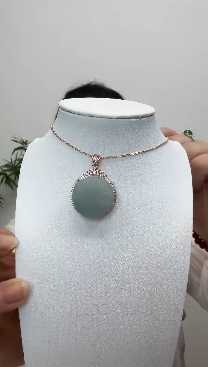 翡翠银S925镶嵌吊坠(赠链)圆牌玫瑰边