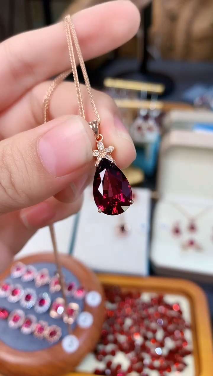 【闪购商品】石榴石吊坠银S925镶嵌天然镁铝