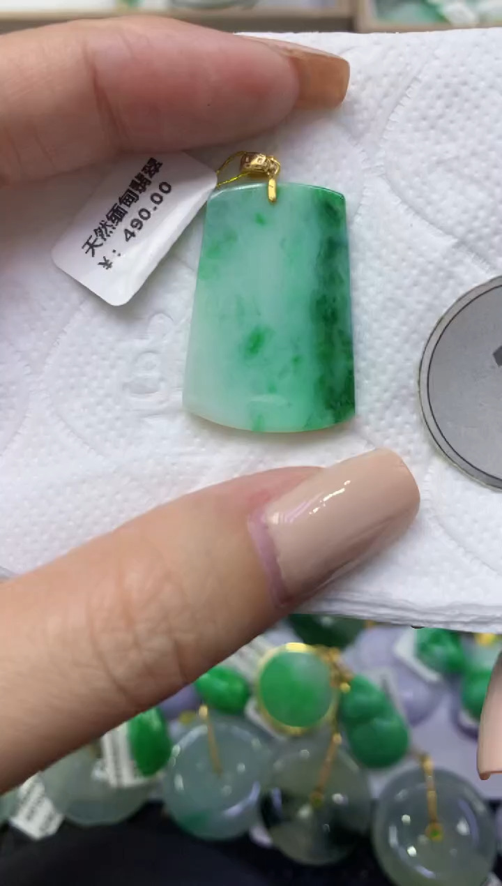 颈饰未镶嵌翡翠天然缅甸翡翠A货