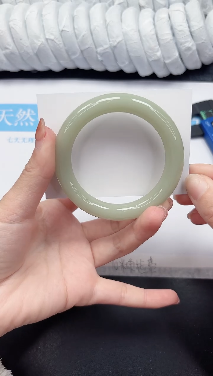 未镶嵌手镯石英质玉158-56.DY