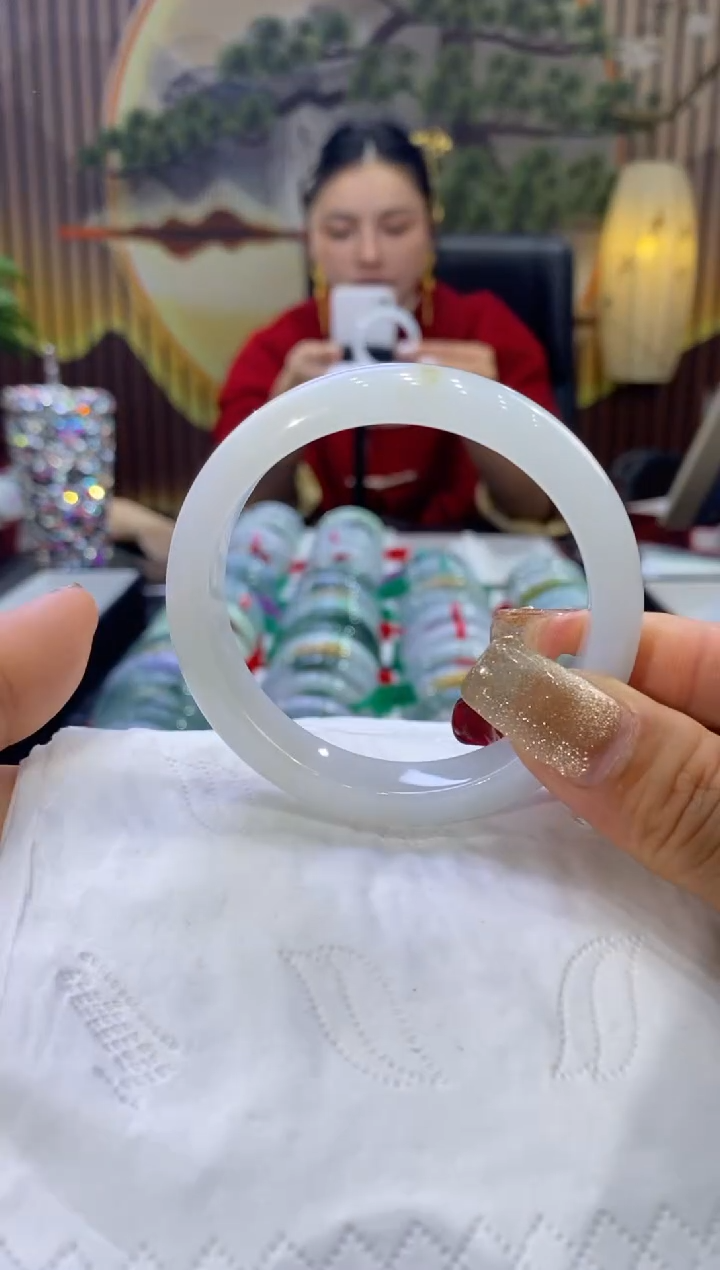 【闪购商品】翡翠手镯未镶嵌多人08059