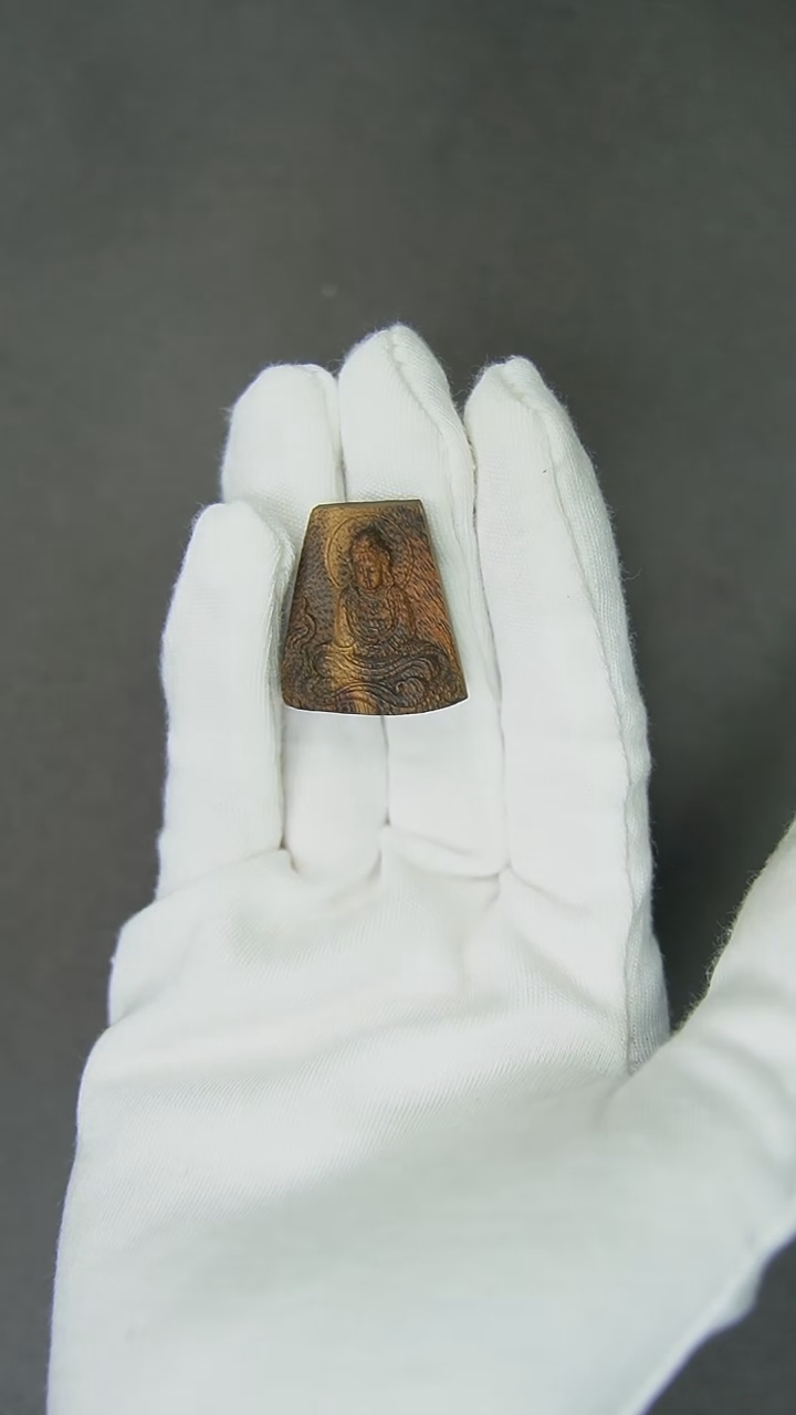 【闪购商品】沉香吊坠4.3g正区菩萨棋老料观音挂坠